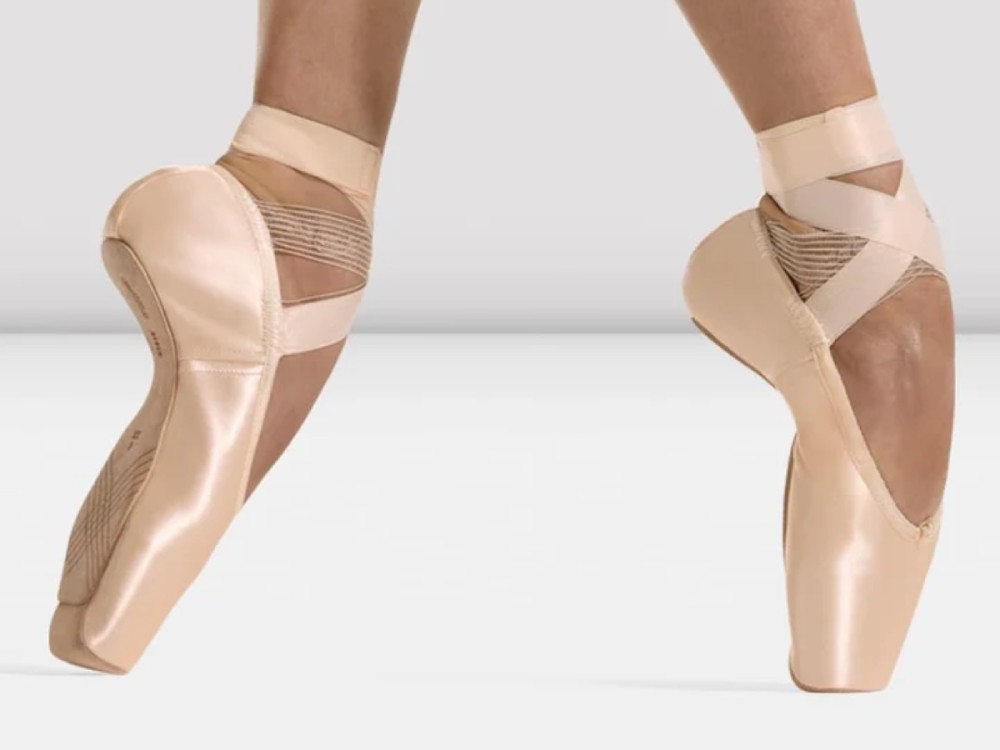 BLOCH ETUのプラットフォームを真下から撮影、広めでフラットな接地面